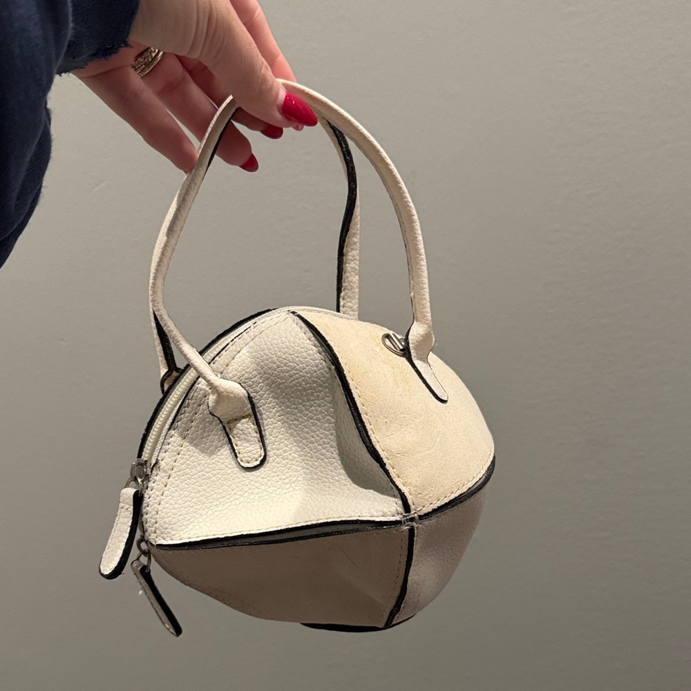 Unique Cream Handbag - Sondra Roberts